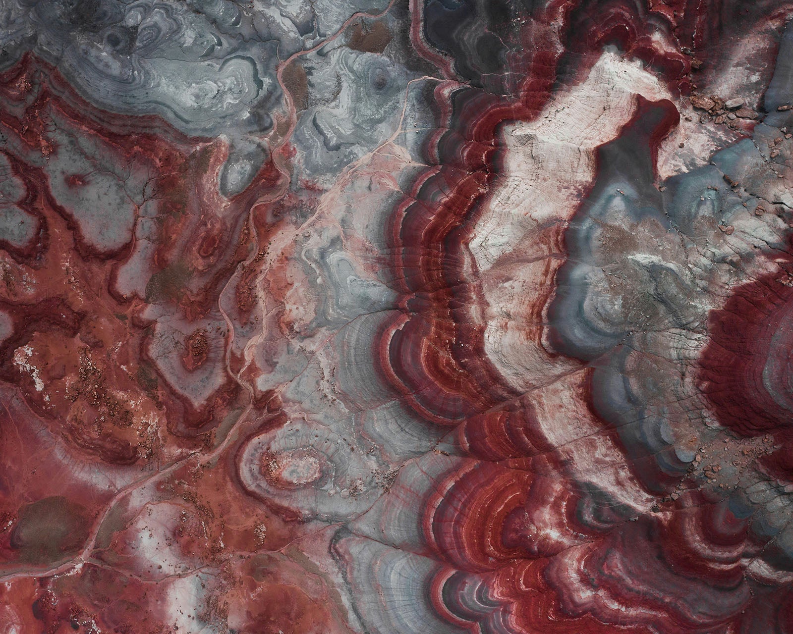 Raw agate gemstone with layered natural bands, crystal of stability, balance and protection